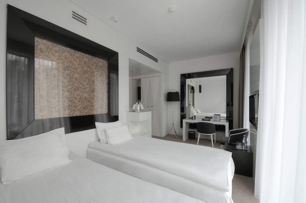 Standard Room - Photo 9
