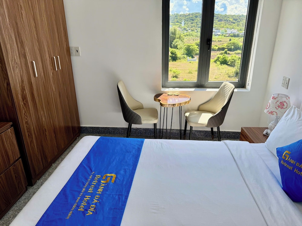 Deluxe Double Room, Hill View photo 2