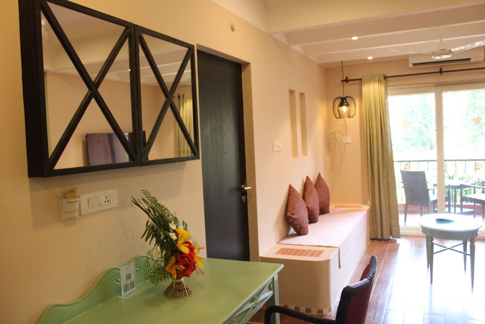 Family Suite, 2 Bedrooms, Garden View photo 3