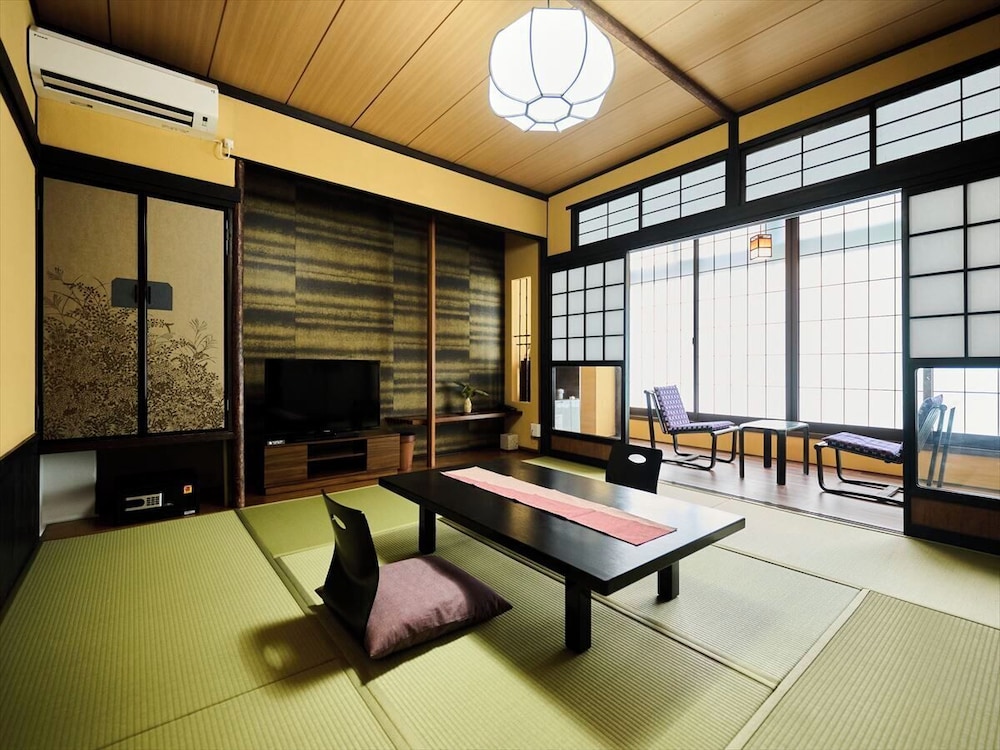Japanese-Style Room 8 Jyou