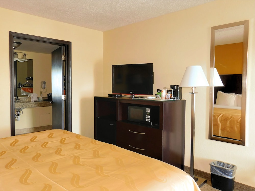 Room, 1 King Bed, Accessible, Non Smoking photo 3