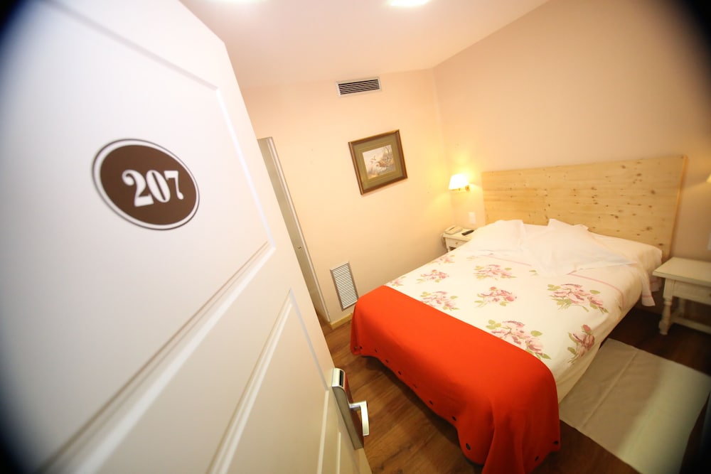Economy Single Room