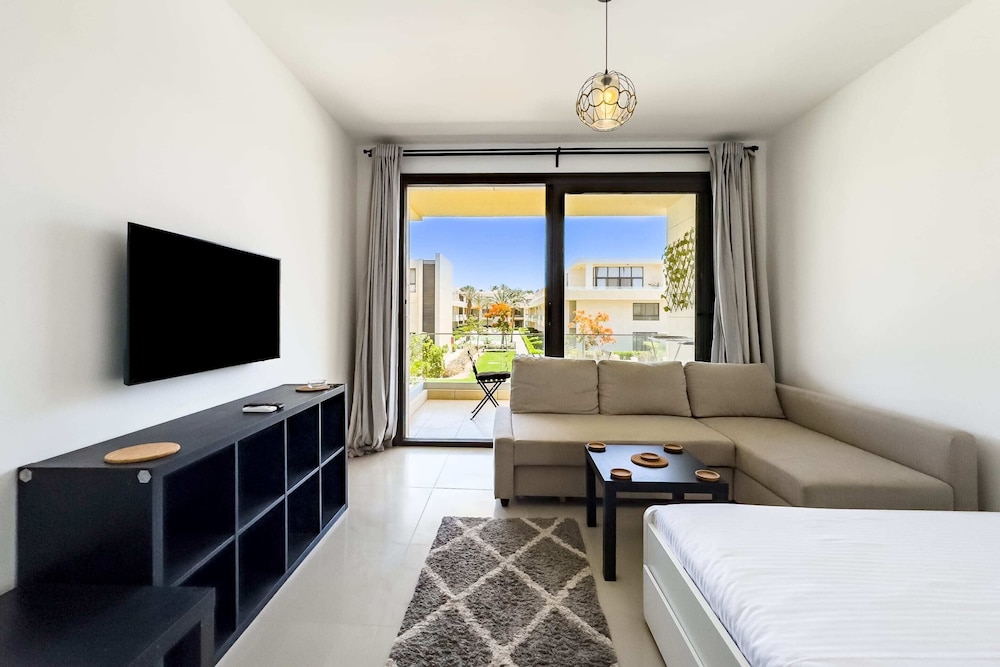 The Softline Studio @ G-Cribs (B18-F5) photo 2