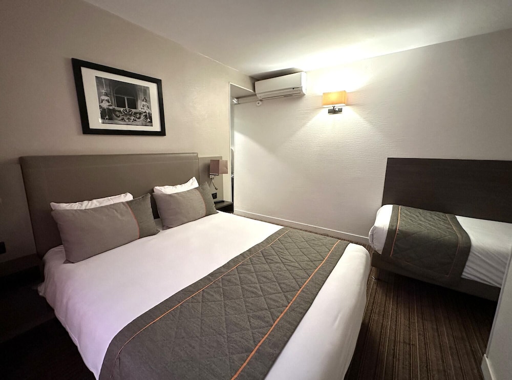 Superior Triple Room photo 3