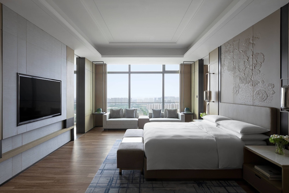 Room, 1 King Bed, Concierge Lounge Access, City View photo 3