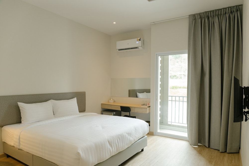 Standard Room, 1 King Bed