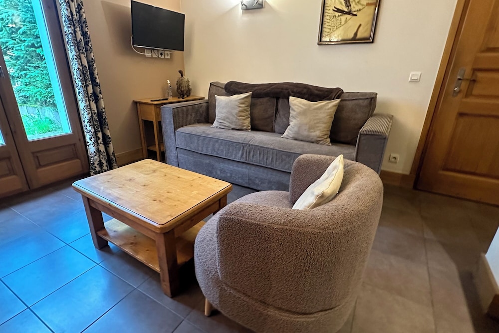 Family Apartment, Multiple Bedrooms (Vallorcine Buet 01 ski in / ski out) Family Apartment, Multiple Bedrooms (Vallorcine Buet 01 ski in / ski out)