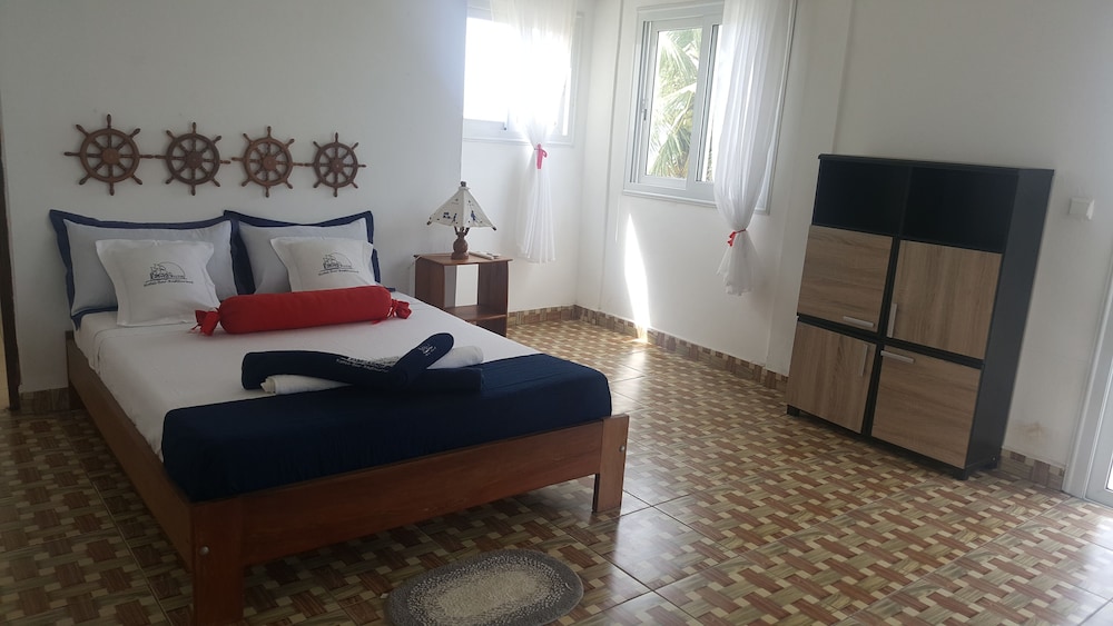 Panoramic Room, 1 Queen Bed, Balcony, Sea View photo 2