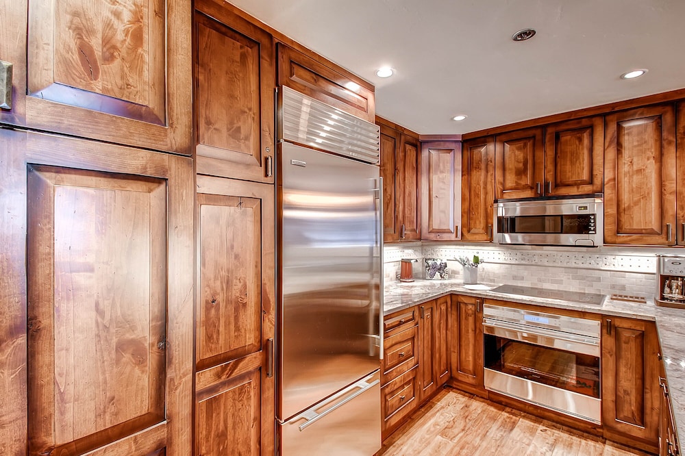 Premium Condo, 2 Bedrooms photo 2