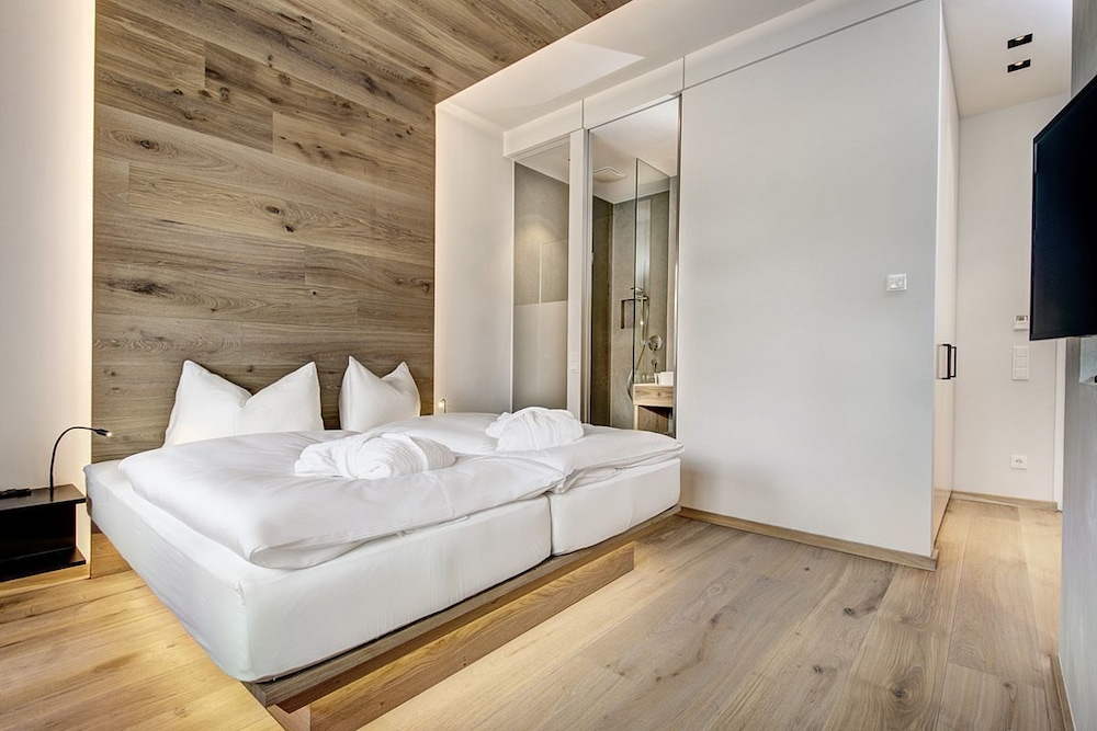 Classic Double Room, Balcony photo 1