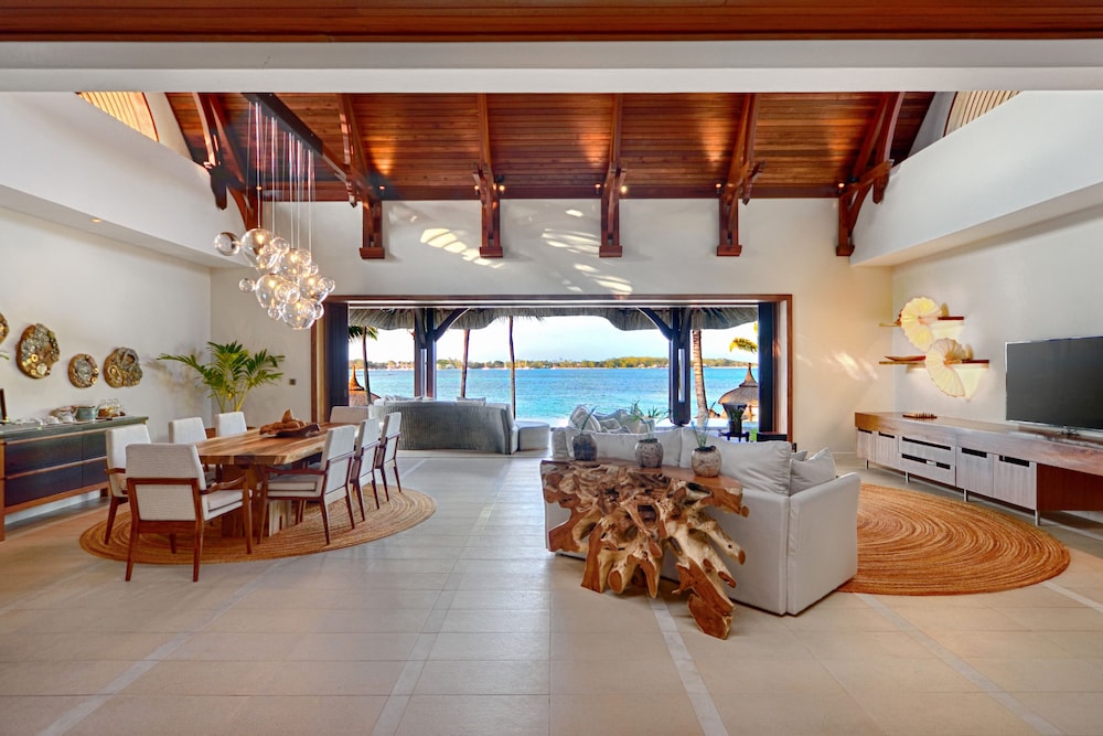 Shangri-La Three Bedroom Beach Villa