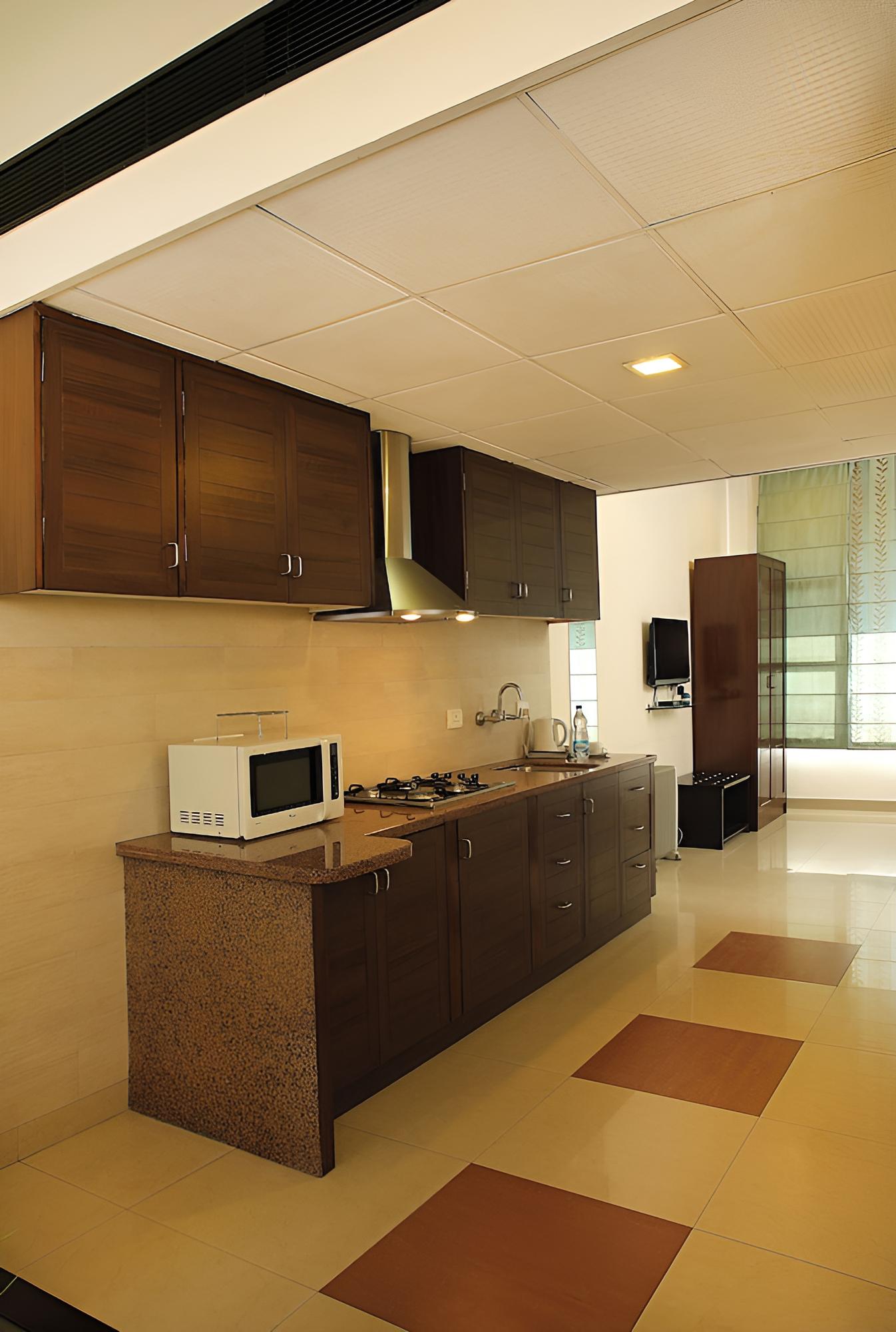 Suite Room - Photo 7
