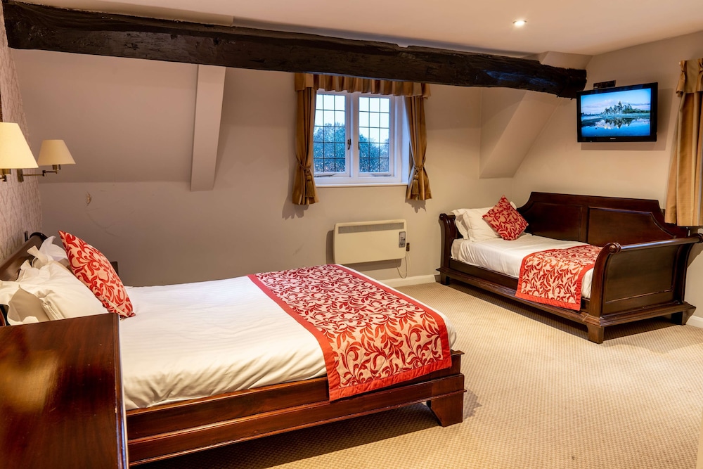 Family Room, Double Bed and 2 Twin Beds, no lift - Photo 2