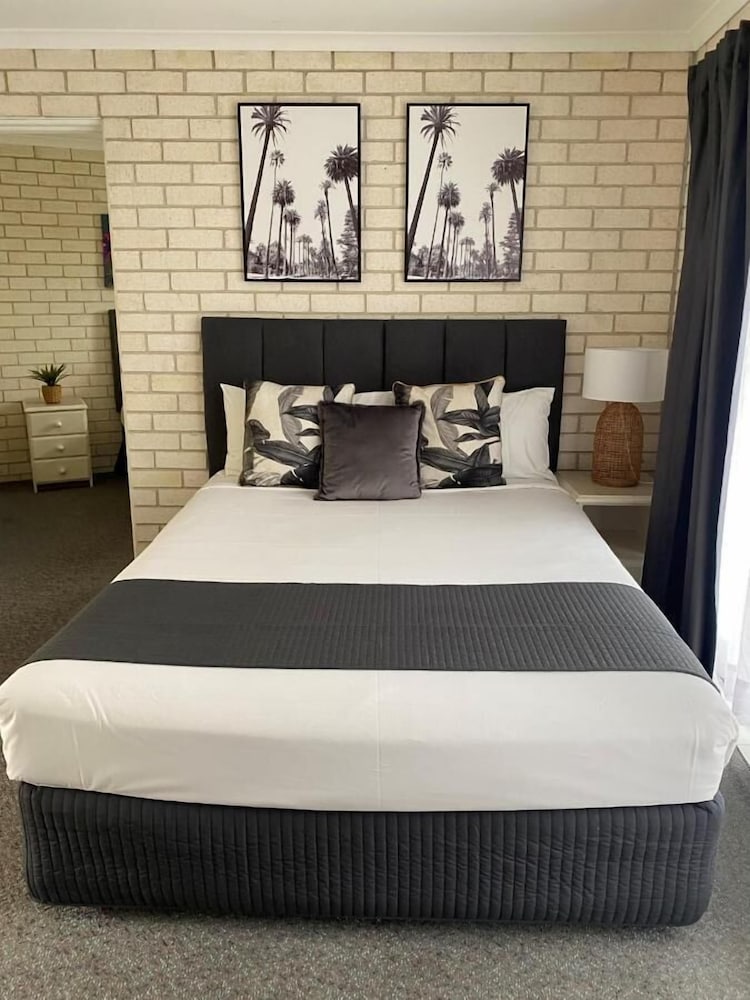 Superior Room, 2 Bedrooms, Partial Ocean View