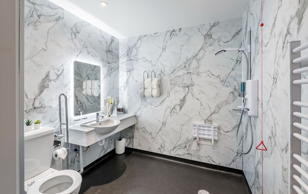 Apartment, Private Bathroom (Alvie) - Photo 2