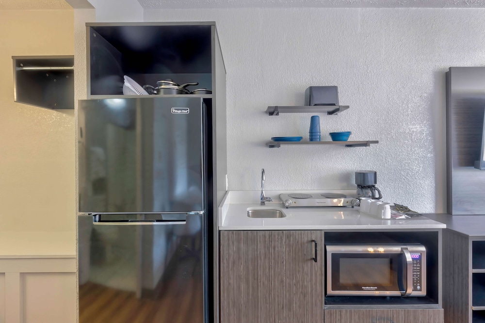 Standard Suite, 2 Double Beds, Non Smoking, Kitchenette - Photo 4