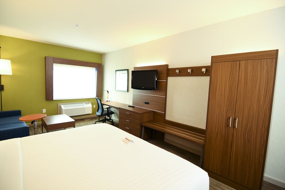 Standard Room, 1 King Bed with Sofa bed - Photo 4