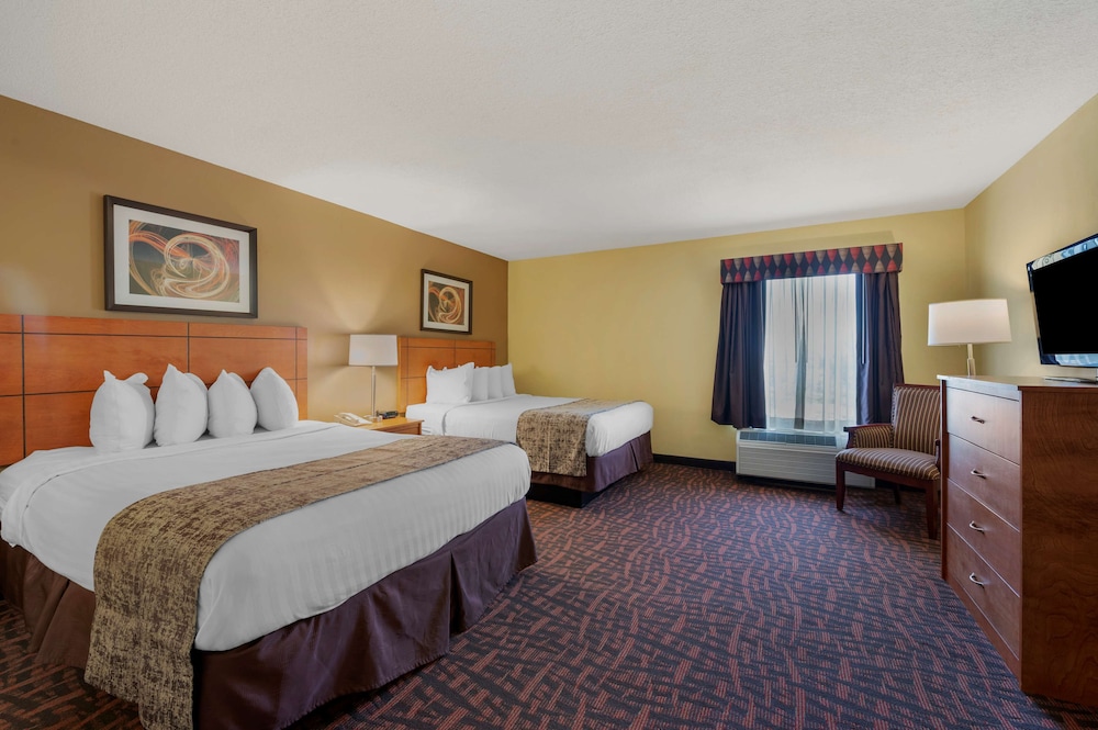 Suite, 2 Queen Beds, Non Smoking, Refrigerator & Microwave (with Sofabed) - Photo 1