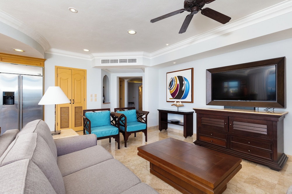 Signature Condo, 3 Bedrooms, Ocean View, Oceanfront