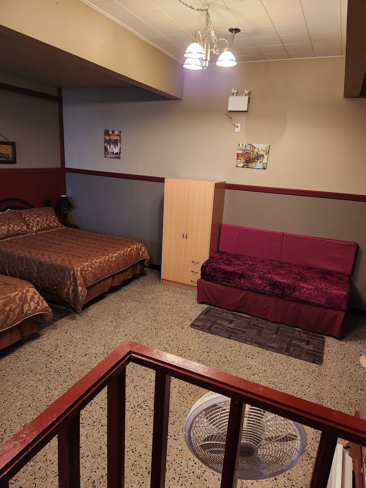 Superior Studio, Multiple Beds, Private Bathroom, Sea View photo 3