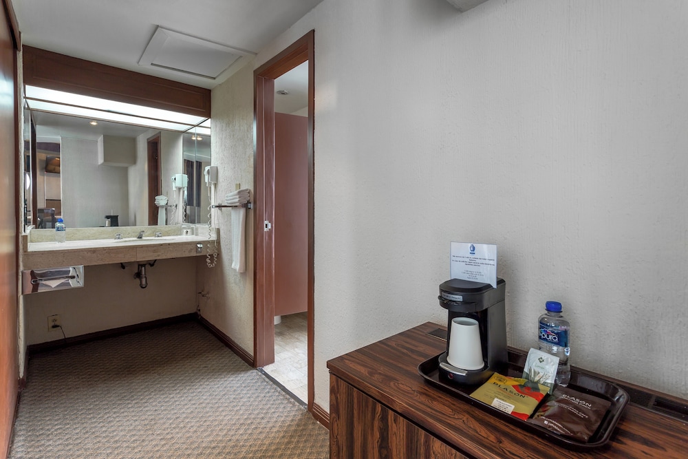 Studio Suite - Photo 12