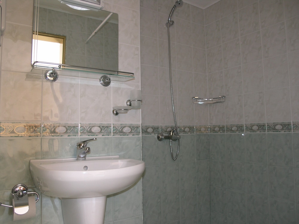 Standard Triple Room photo 2