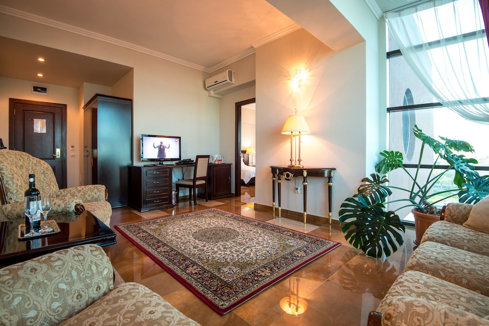 Executive Suite, Sea View