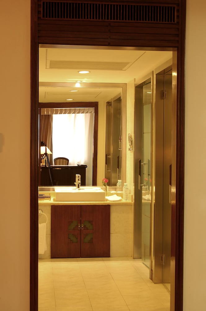 Deluxe King Room photo 3