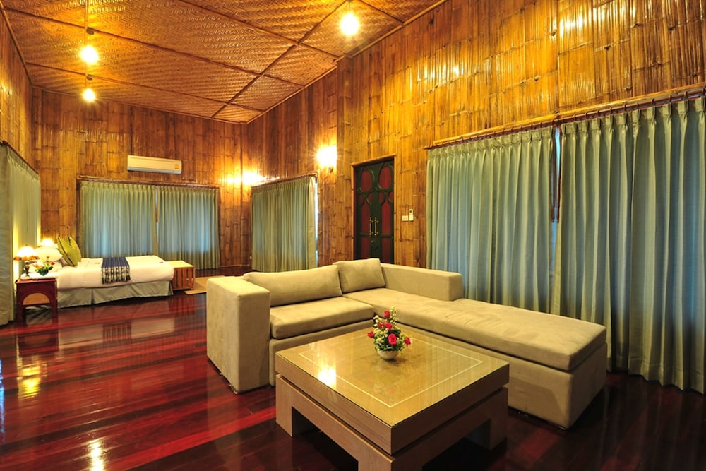 Suite photo 1