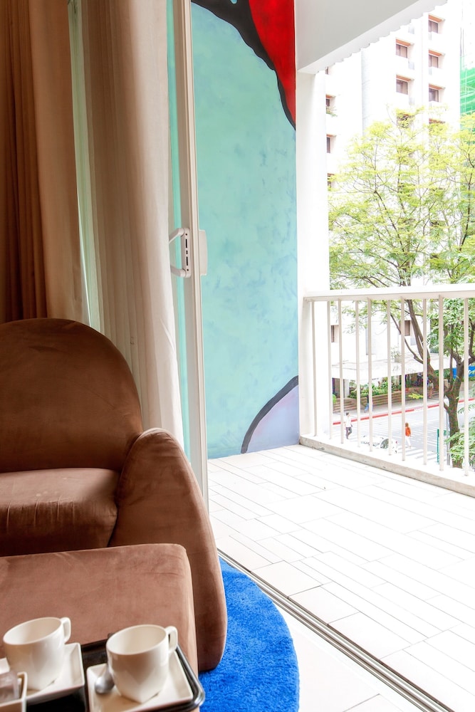 Barcelona Suite (With Tub) - Photo 12