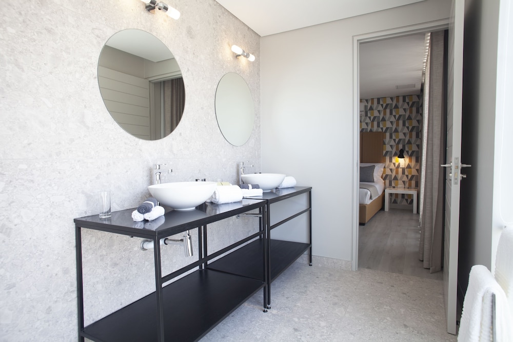Superior Deluxe Room - Photo 4