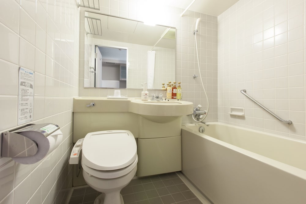 Double Room, Non Smoking, Kitchenette (10 min train ride to/from Shibuya) with Washers & Dryers thumbnail 6