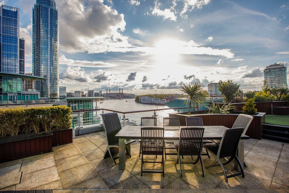 The English Rose Luxury 3 bed With Private Terrace - by Out of Office Lifestyle, Photo 25