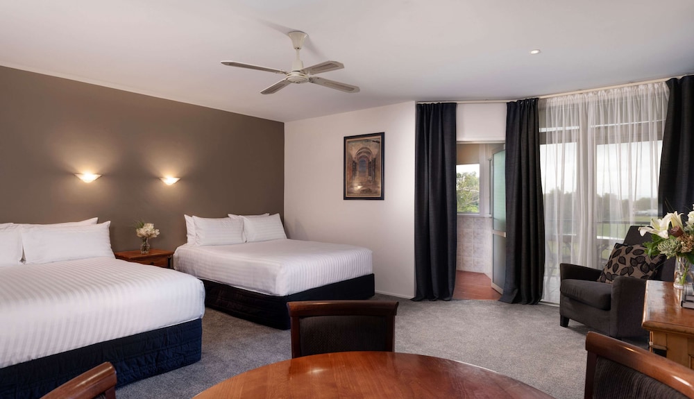 Superior Twin Room, 2 Queen Beds - Photo 3