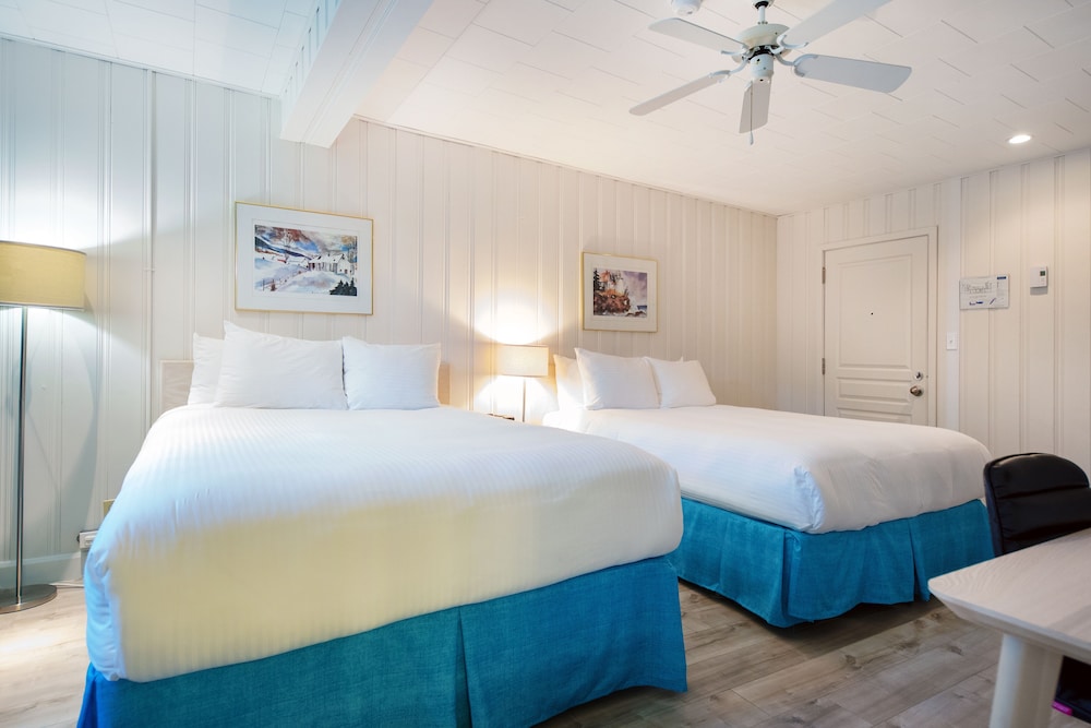 Room, 2 Double Beds, Mountain View (Regular) photo 3