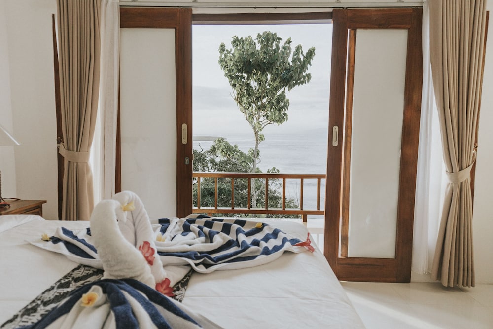 Deluxe Double Room, 1 Queen Bed, Sea View, Poolside - Photo 3