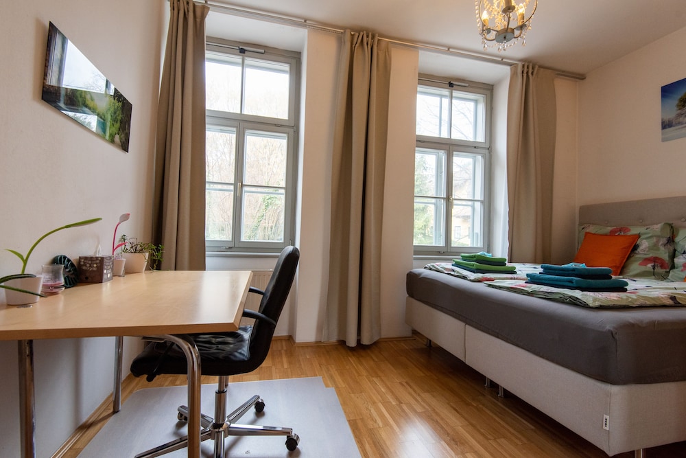 Comfort Apartment, 1 Queen Bed, Non Smoking, Balcony (Top 4) photo 2
