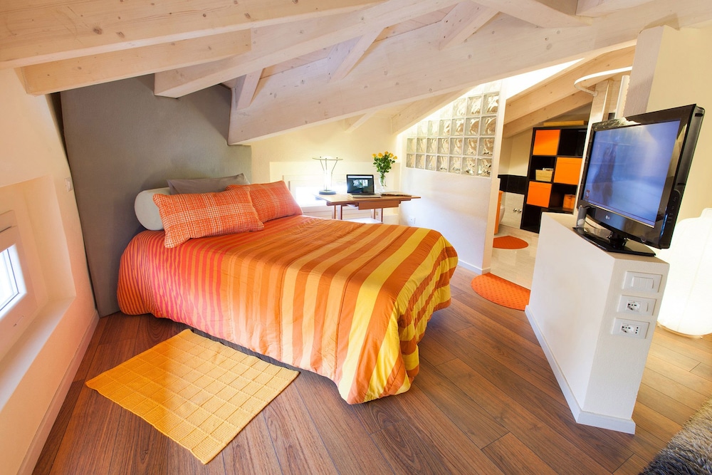 Classic Triple Room, Multiple Beds photo 1
