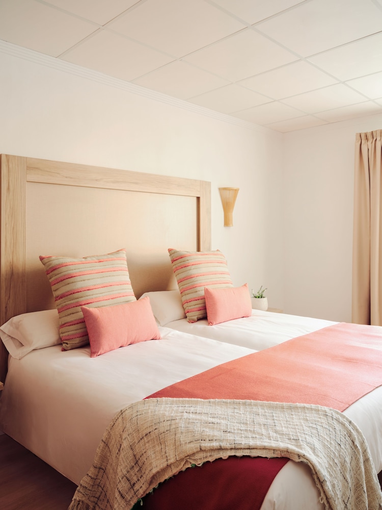 Double Room (1 adult + 1 child) photo 3