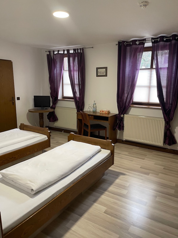 Standard Twin Room, Private Bathroom, Garden View (Twinnbed) - Photo 4
