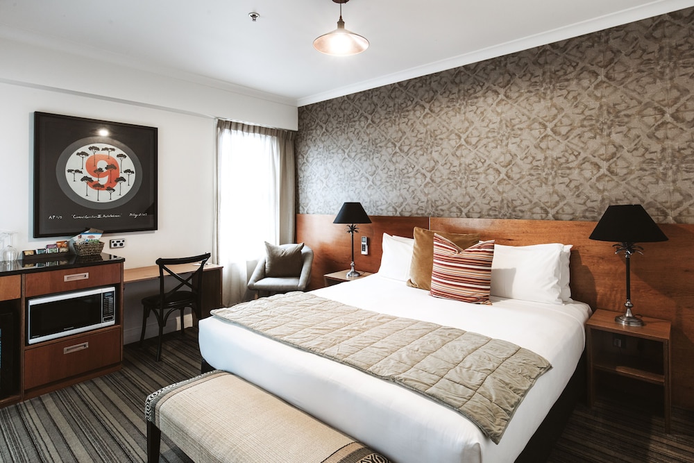 Studio, 1 King Bed, Ensuite (Super King Deluxe Room)