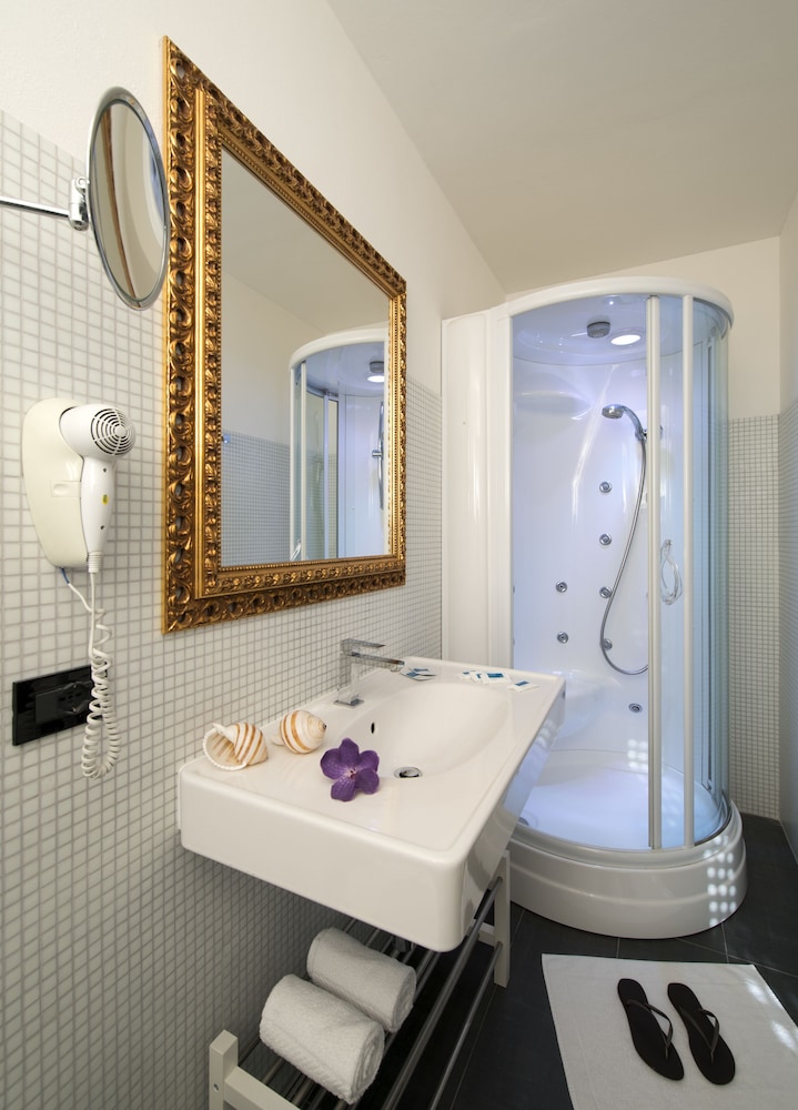 Junior Suite, Balcony photo 3