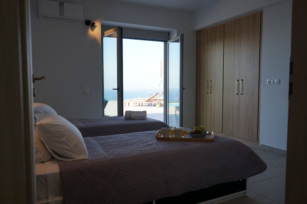 Panoramic Villa photo 1