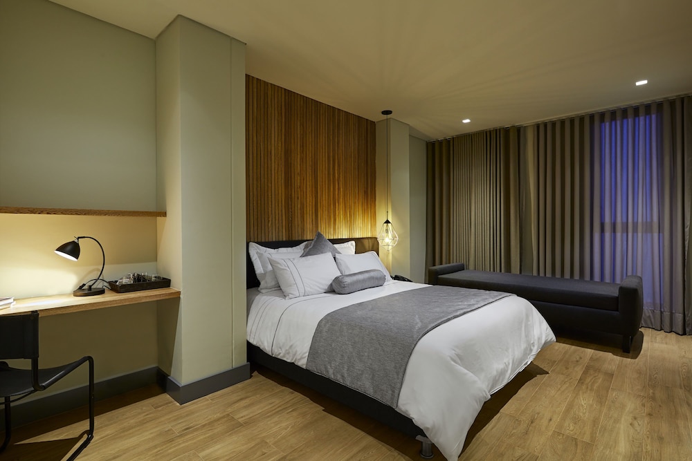 Junior Room, 1 Queen Bed with Sofa bed photo 1