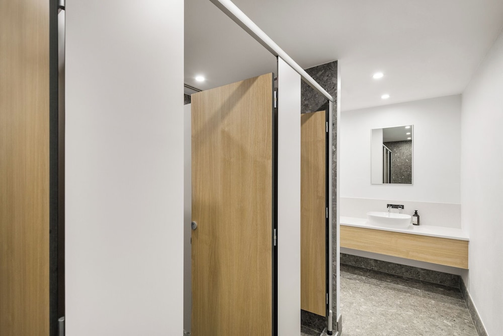Entire 4-Bed Dormitory with Shared Bathroom thumbnail 6