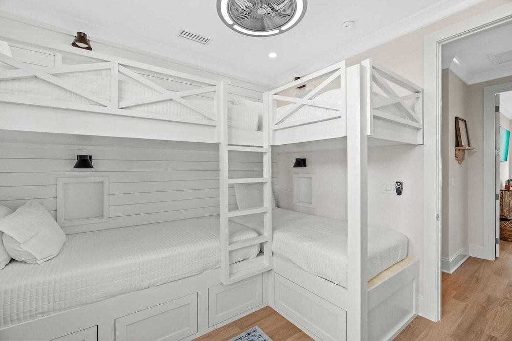 House (4 Bedrooms)