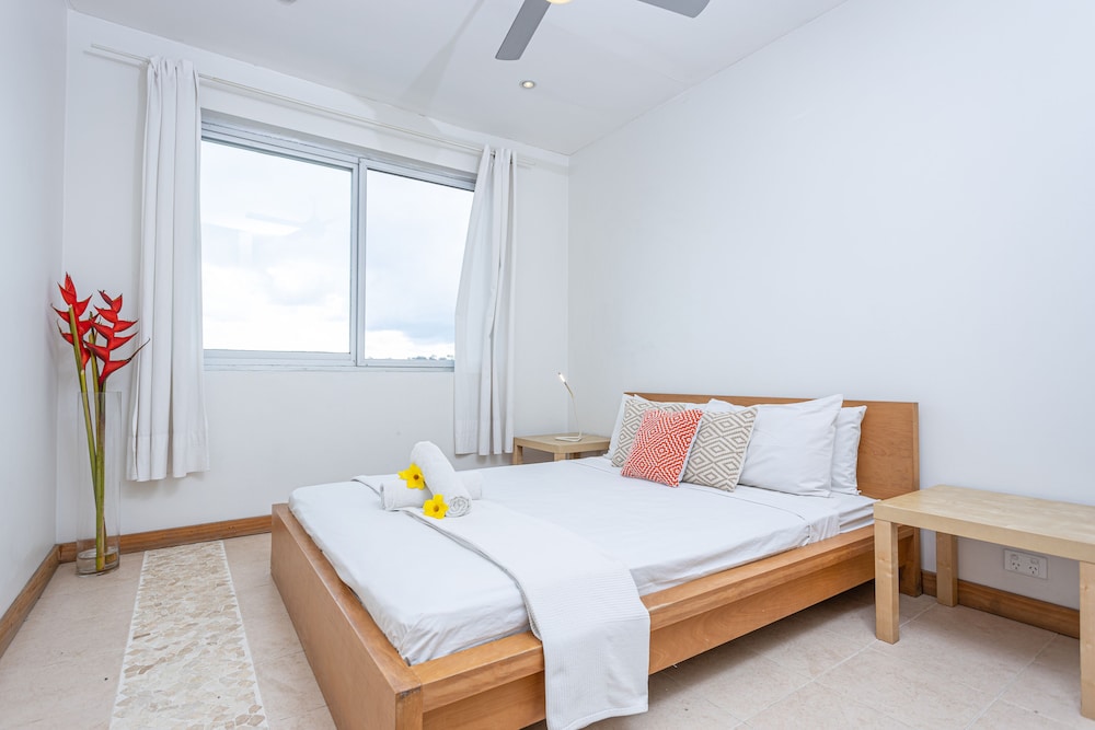 2 Bedroom Apartment Ocean View photo 2