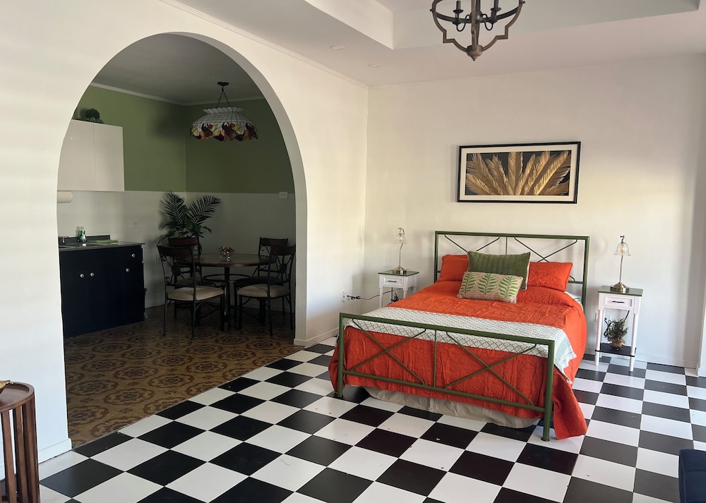 Suite# PH-2 (With Terrace) photo 2