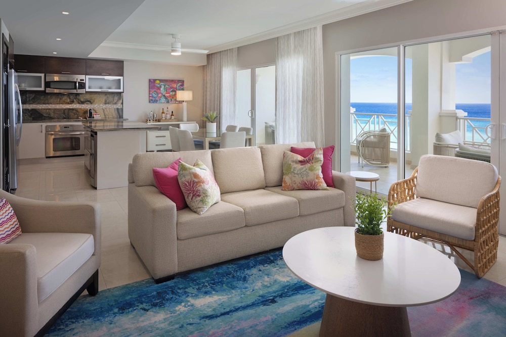 Luxury Penthouse, 2 Bedrooms, Oceanfront