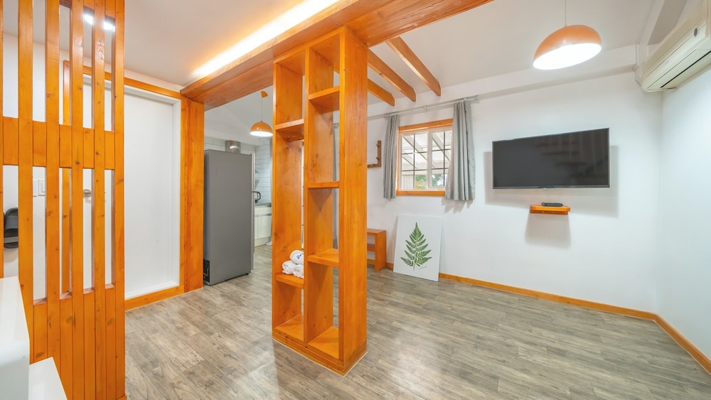 Basic Room, 1 Bedroom (Room 202) - Photo 4
